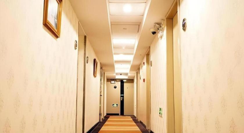 Hotel Shell Expo Changqing Road Metro Station Shanghai