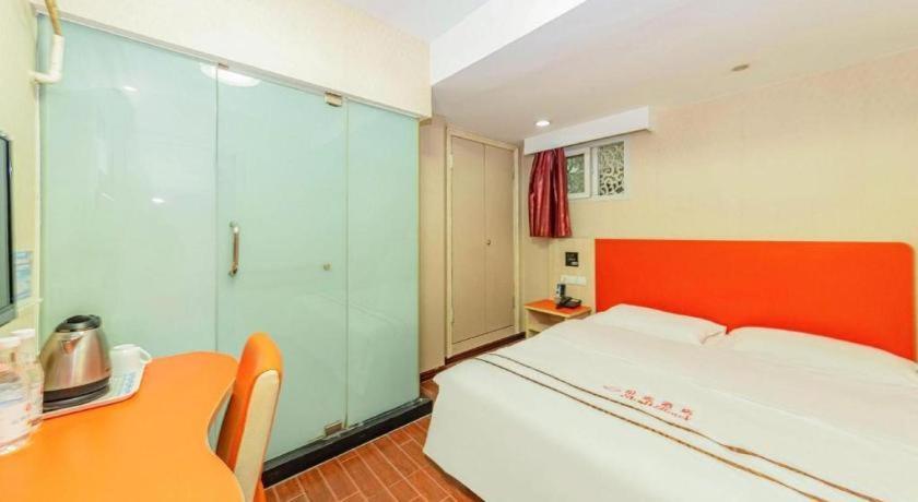 Hotel Shell Expo Changqing Road Metro Station Shanghai