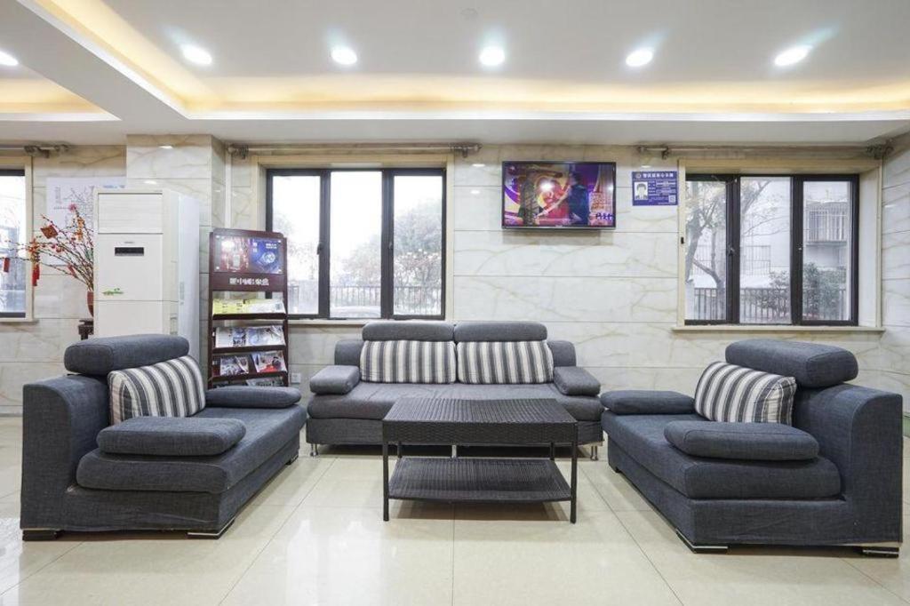 Shell Expo Changqing Road Metro Station Hotel Shanghai